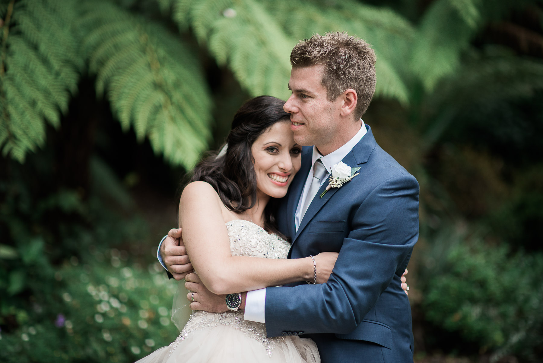 Wedding at Nathania Springs cuddles